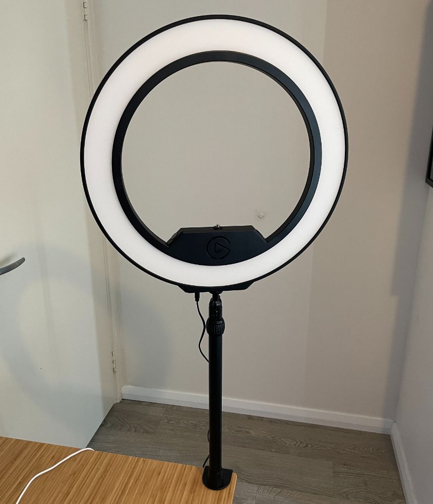 Đèn hỗ trợ chiếu sáng Stream Elgato Ring Light - Hàng chính hãng