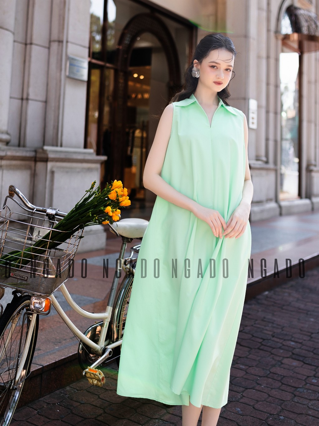 Đầm sơ mi xanh mint sát nách NGADO, đầm suông form rộng