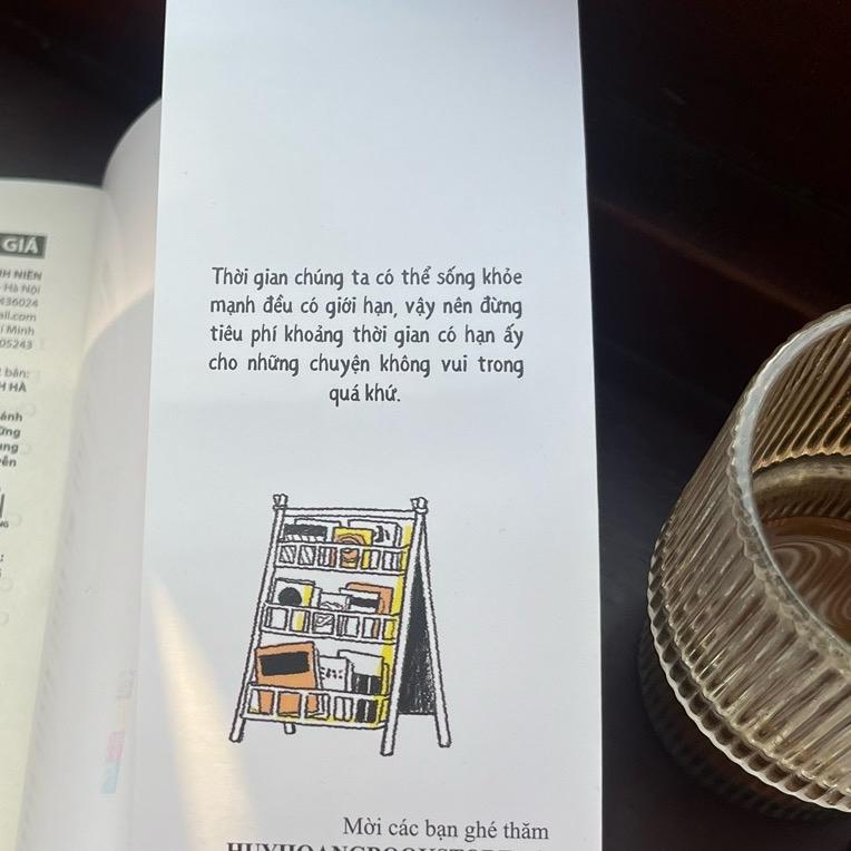 Sách - Nhân Gian Đáng Giá, Tặng kèm Bookmark, Tái Bản mới nhất 2024, Sách kỹ năng, 2HBooks