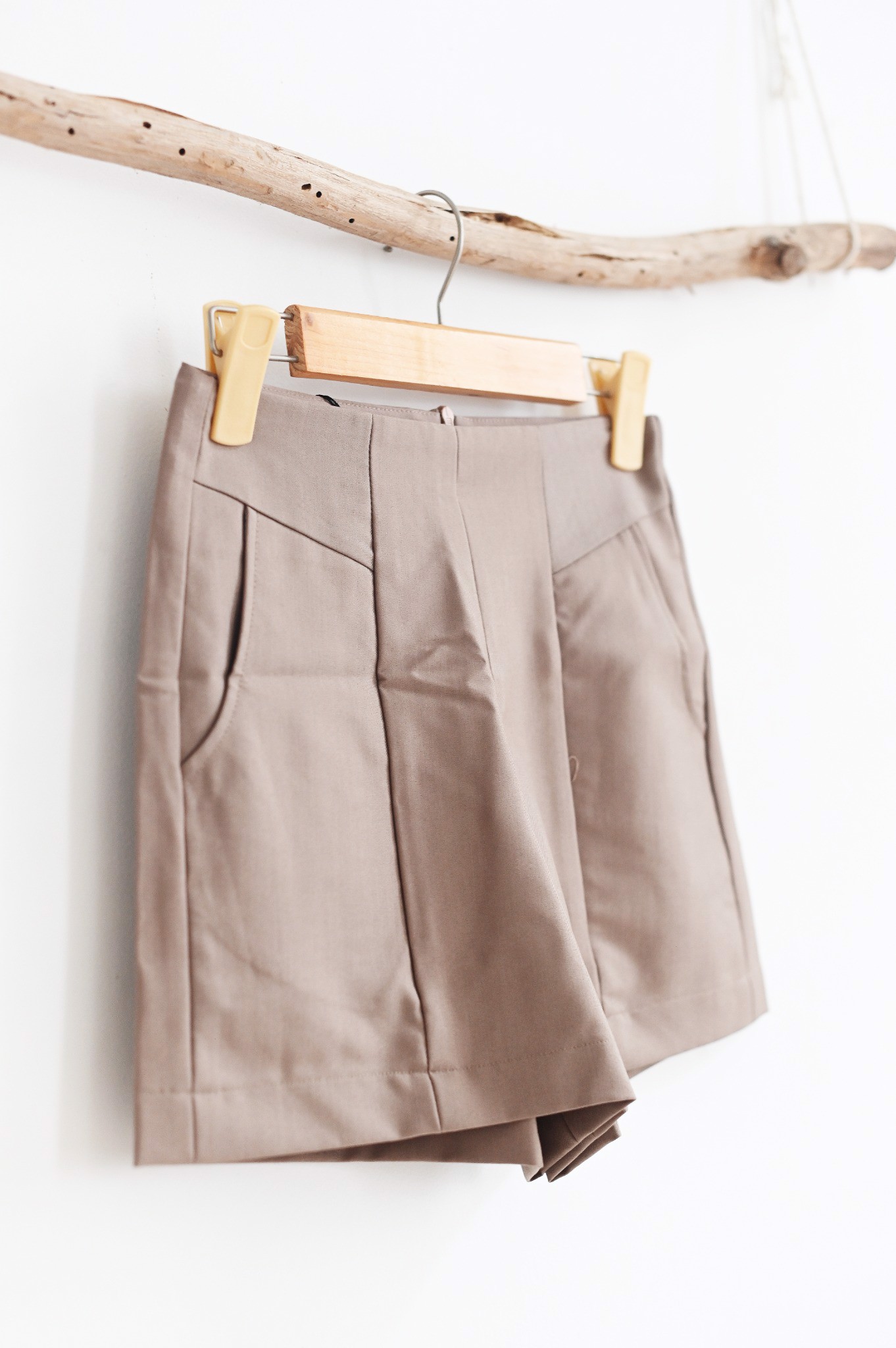 Quần short vải nữ Jimmy