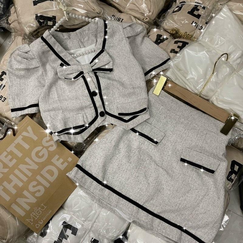 SET ÁO CROPTOP XÁM VIỀN NƠ NGỰC + CHÂN VÁY VIỀN