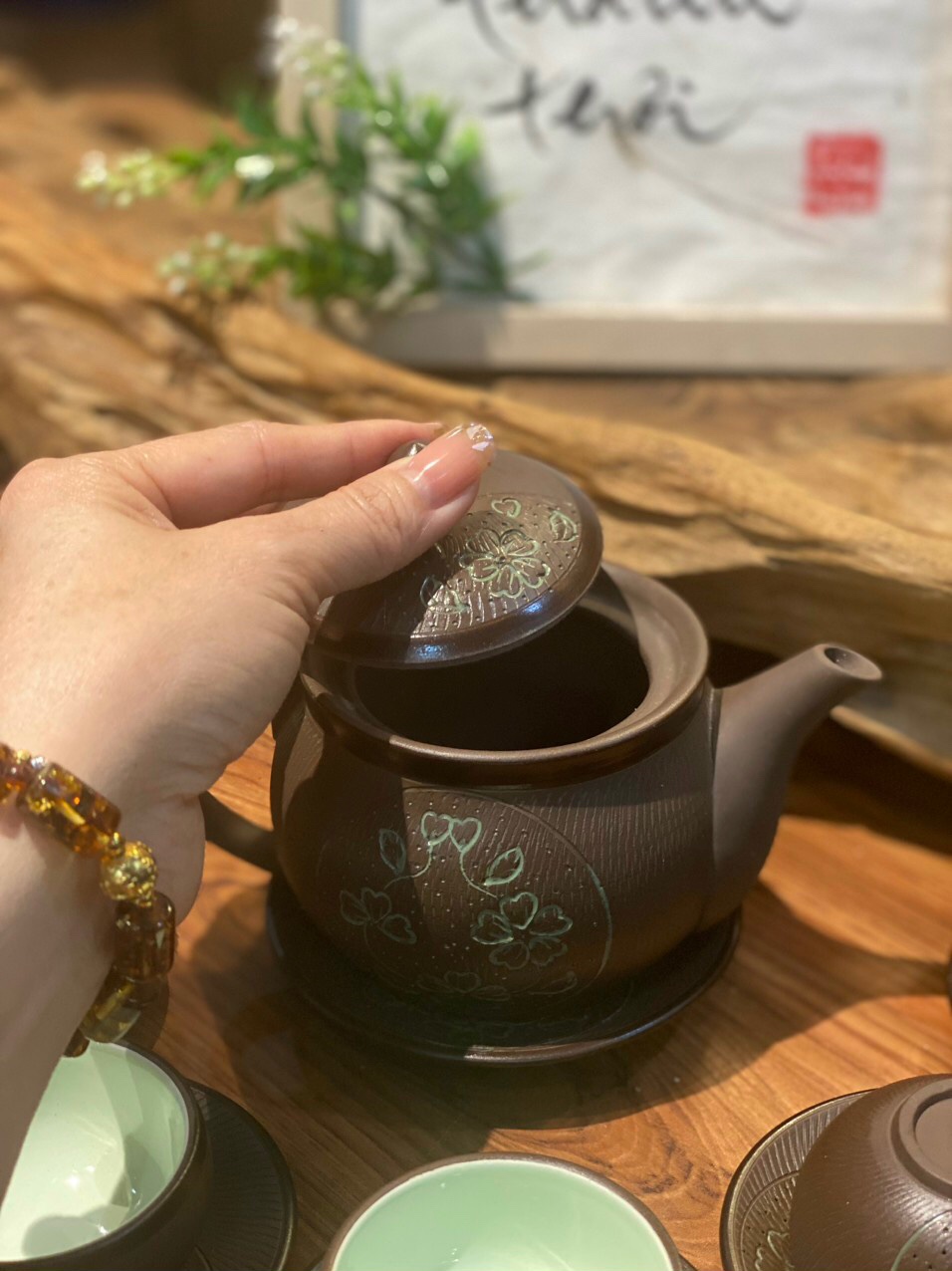 Bộ ấm chén gốm nâu Bát Tràng