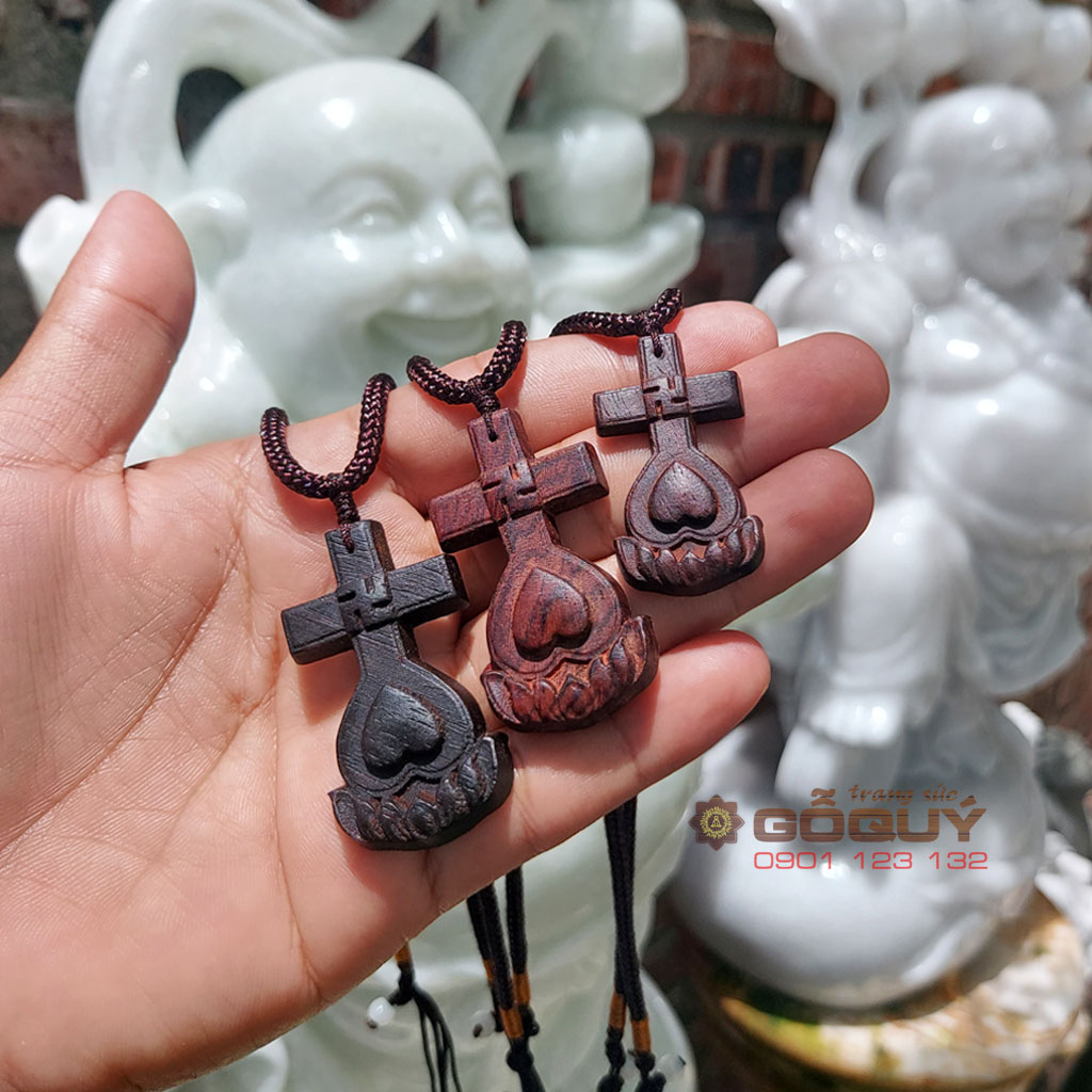 Thánh hiệu Thiên Tâm Đạo gỗ trắc hoa sen tặng kèm dây vải