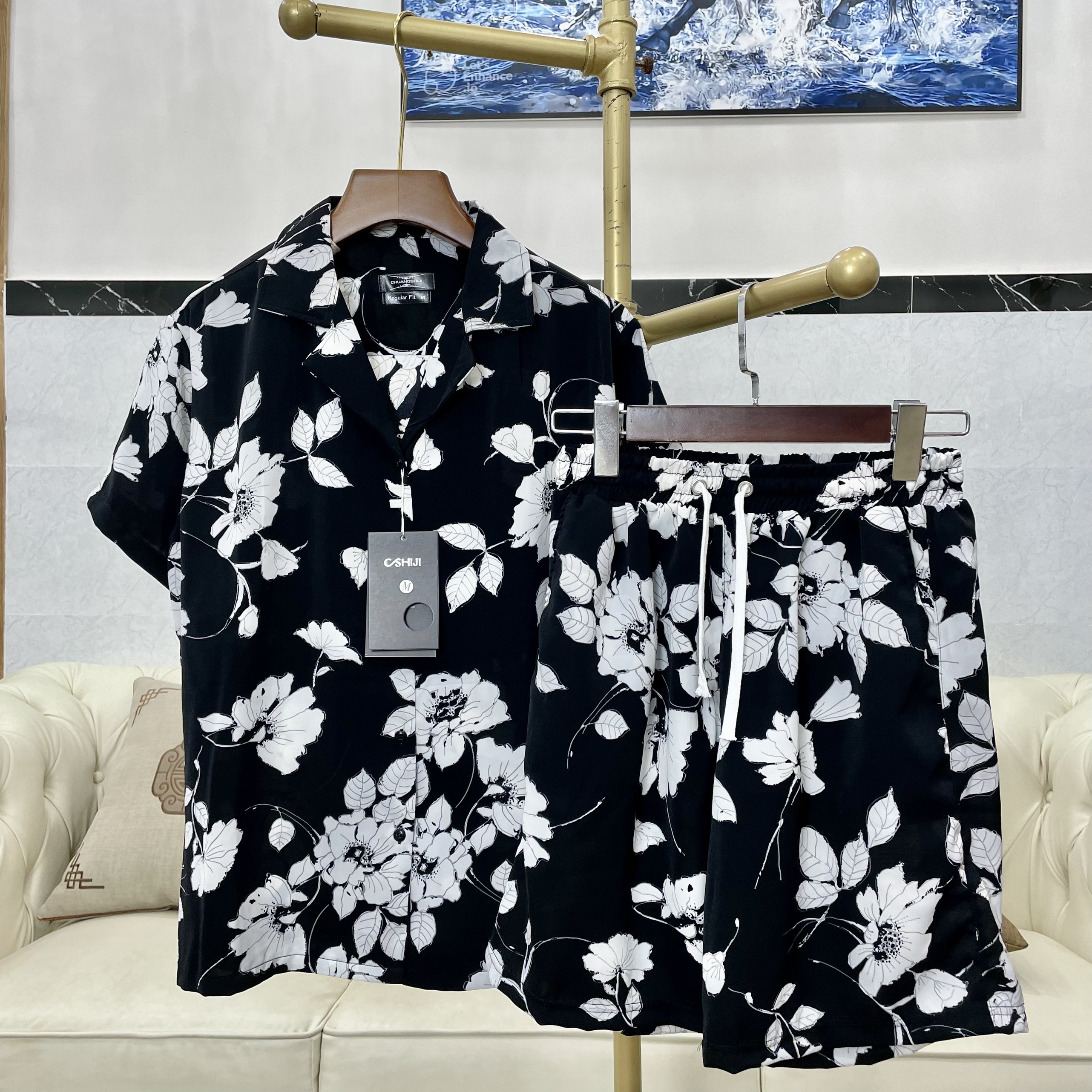 Bộ áo sơ mi nam tay ngắn cổ vest quần short ống rộng họa tiết hoa chất lụa mango không nhăn mềm rũ AP5