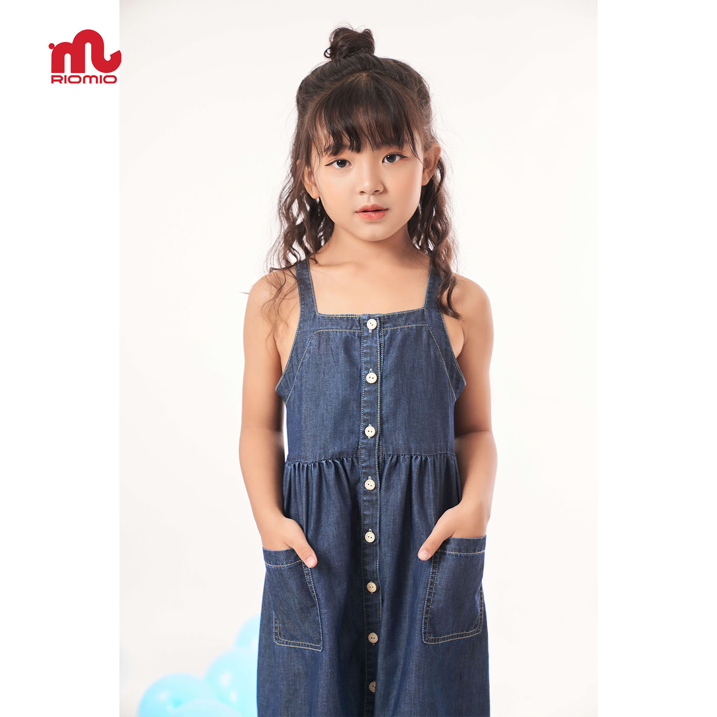 Đầm jean bé gái 2 dây 3-11 tuổi (15-40kg) dáng suông RIOMIO 100% cotton USA siêu xinh cho bé - RO211