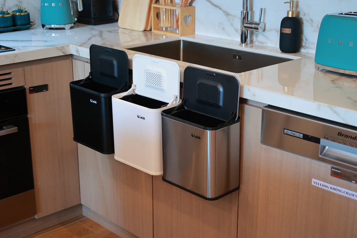 Thùng rác treo tủ & để bàn Letek LC05 hàng chính hãng