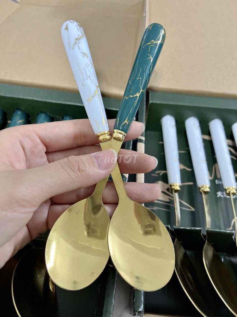 Sét 6 Thìa, Muỗng Thép Không Gỉ Họa Tiết Vân Đá Xanh Mạ Vàng Hộp Cao Cấp Sang Trọng