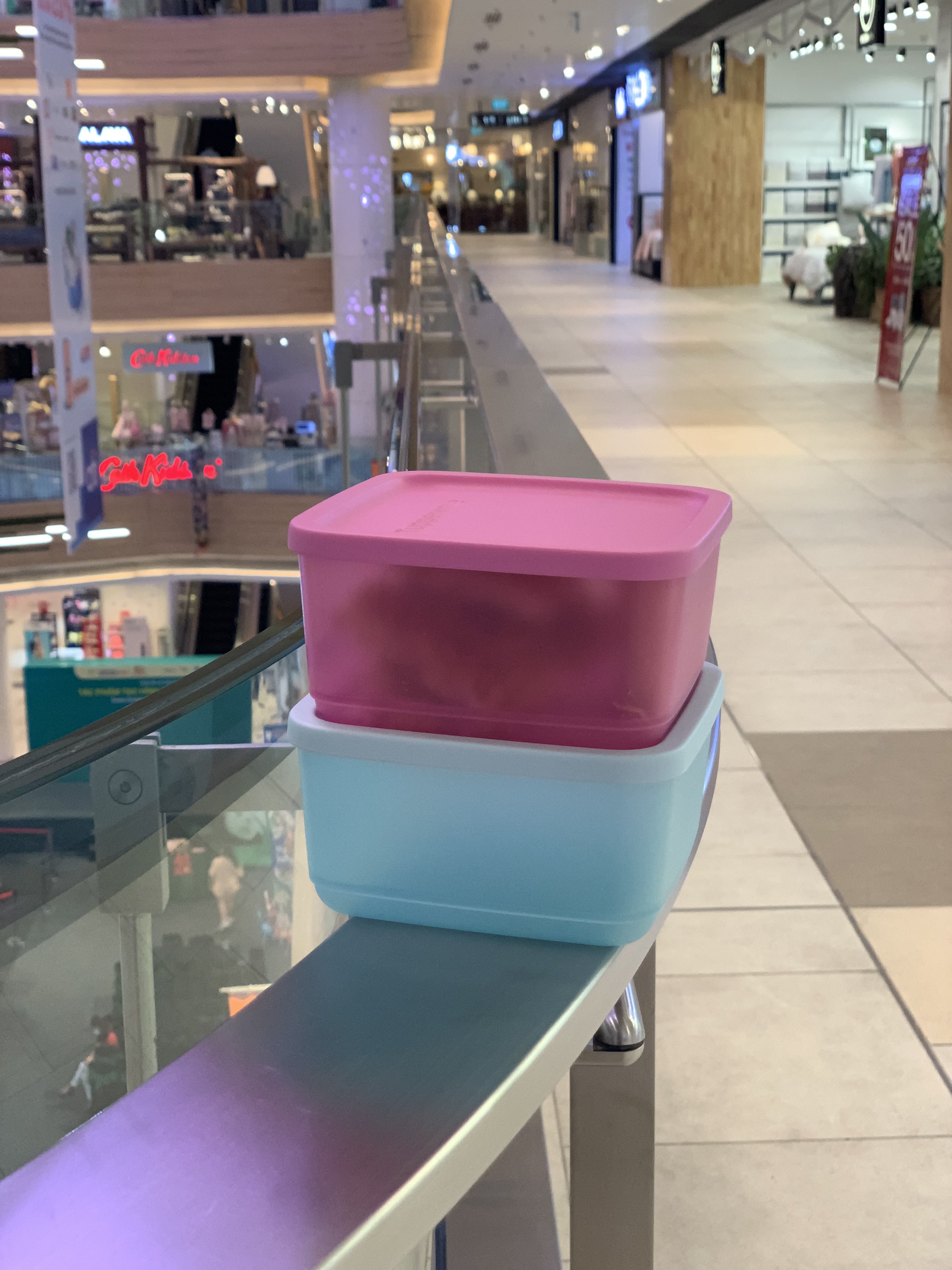 Set 2 hộp BQTP Tupperware Small SR Pop Fiesta
