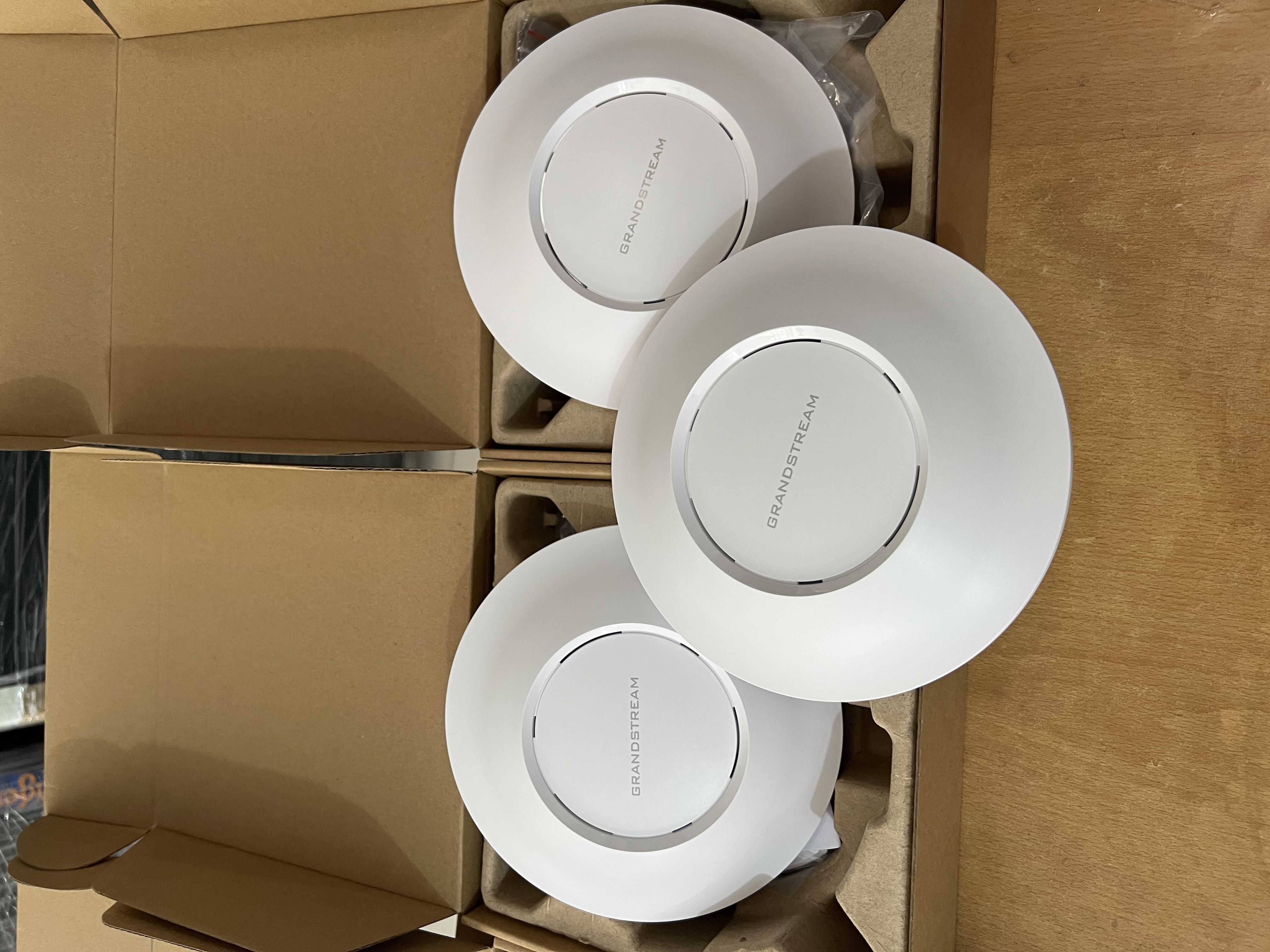 Bộ phát wifi Grandstream GWN7605 Chuẩn AC MU-MIMO 1167Mbp