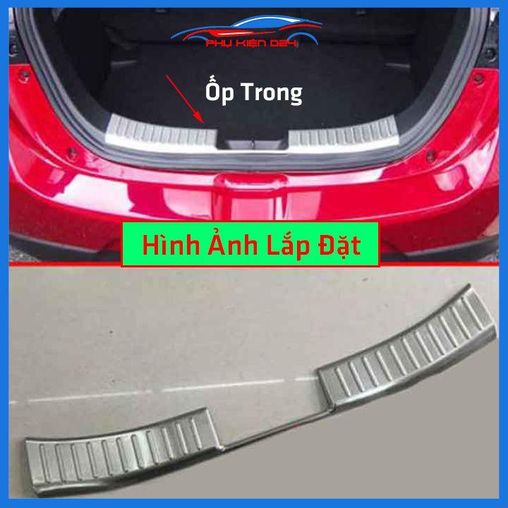 Ốp chống trầy cốp Mazda 2 2015-2016-2017-2018-2019-2020-2021-2022 inox sáng bóng bảo vệ xe chống va đập