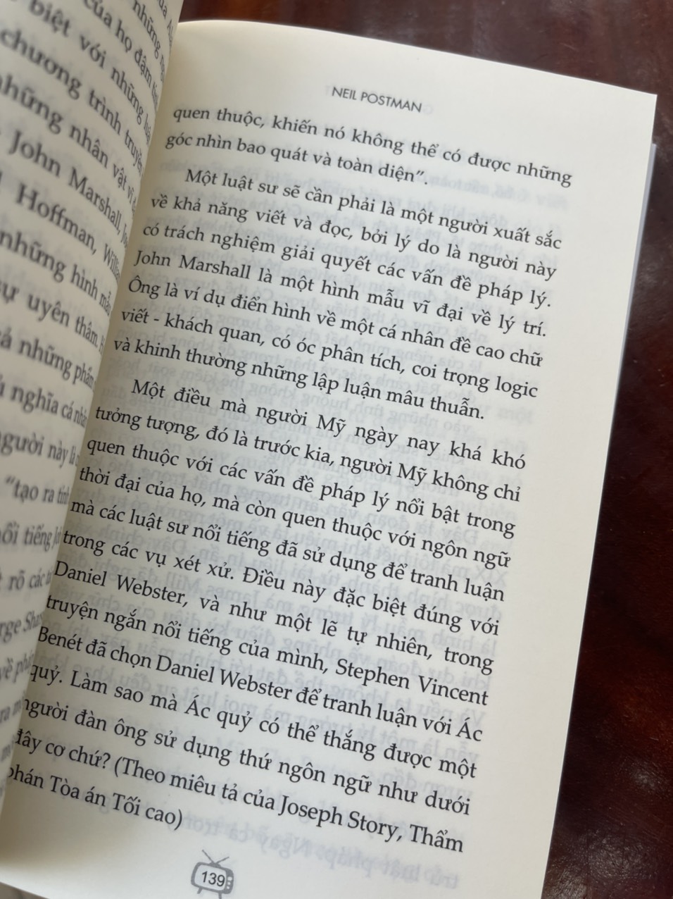 GIẢI TRÍ ĐẾN CHẾT- Tác phẩm kinh điển bán chạy nhất của bậc thầy Neil Postman  – Neil Postman – Nhung Nguyễn dịch – 1980 Books – NXB Thanh Niên