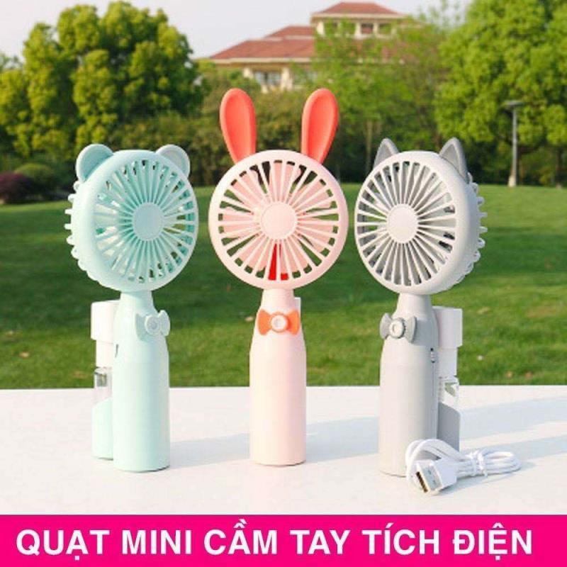 Quạt Cầm Tay Mini Kèm Bình Nước Phun Sương Mẫu Mới Hn 2020 Siêu Hot Tạo Ẩm, Bảo Vệ Da Mặt Không Bị Khô, Nóng - Giao Ngẫu Nhiên - Loại Tốt