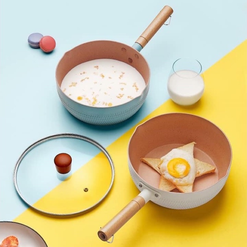 CHẢO ĐÁ CHỐNG DÍNH SIZE 18CM CÁN BẰNG GỖ CHỐNG NÓNG CÓ MÓC TREO GỌN GÀNG, ĐÁY TỔ ONG DÙNG CHO MỌI LOẠI BẾP GIA ĐÌNH KỂ CẢ BẾP TỪ - NỒI QUẤY BỘT, NẤU ĐỒ ĂN DẶM CHO BÉ YÊU