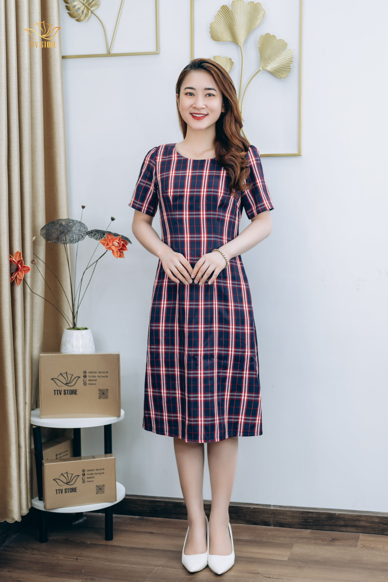 Đầm suông thiết kế trung niên cao cấp sang trọng Cổ tròn tay ngắn màu Xanh caro TTV STORE TTV1306