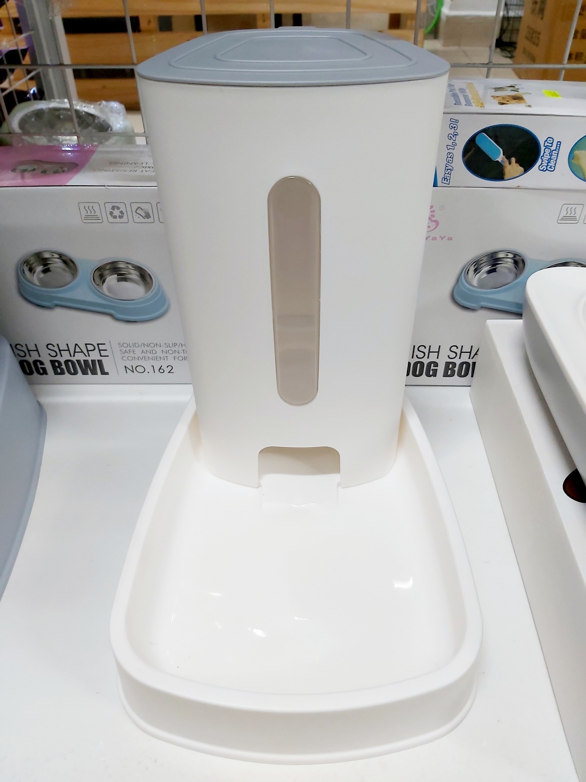 Khay Thức Ăn Tự Động Cho Chó Mèo 3.8L - Màu ngẫu nhiên