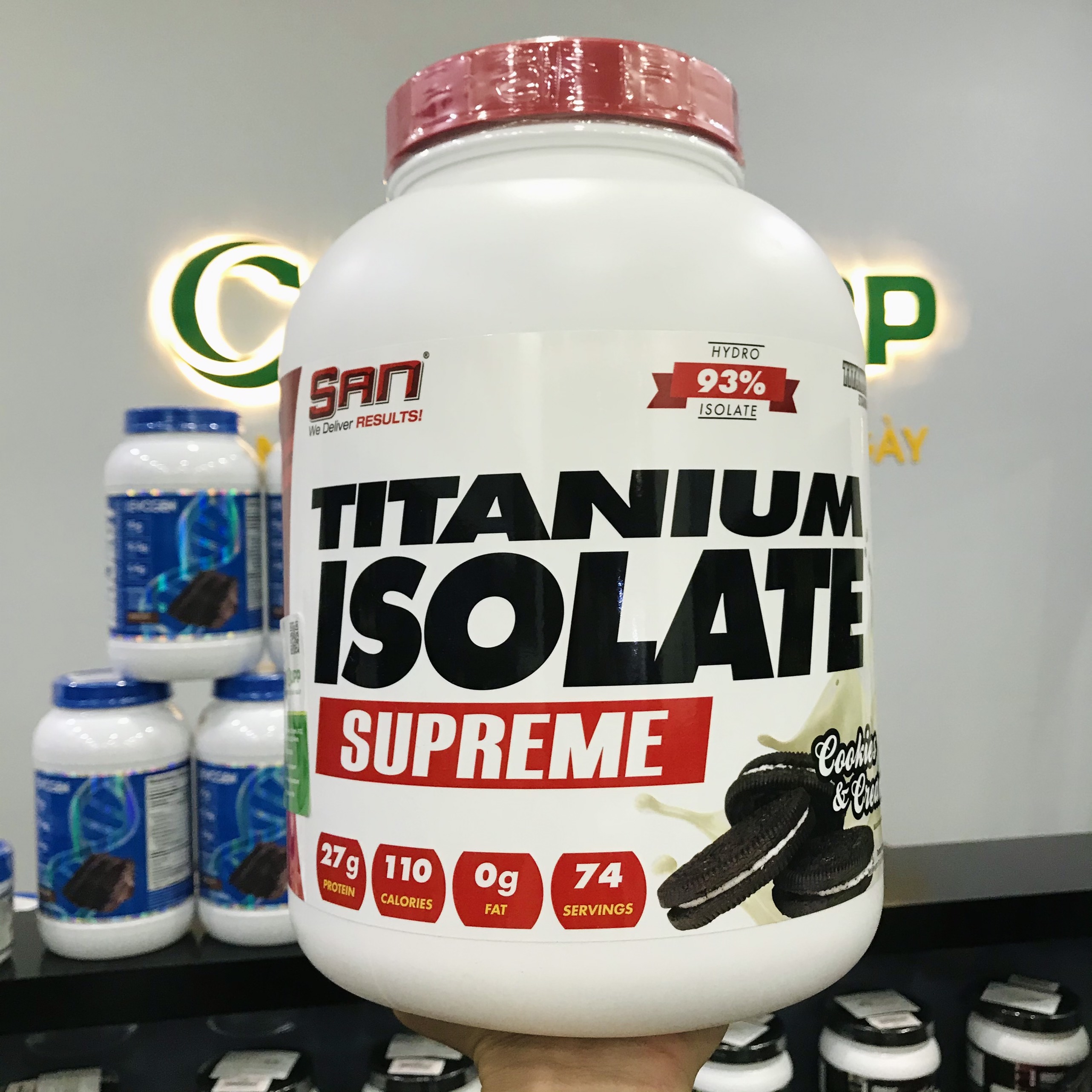 Combo Sữa Tăng Cơ SAN Titanium Isolate Supreme, Hỗ Trợ Xây Dựng Cơ Nạc Giảm Mỡ, 27g Protein Tinh Khiết, 7g BCAA, 0g Đường, 75 liều dùng - Kèm Bình Lắc (Màu Ngẫu Nhiên)