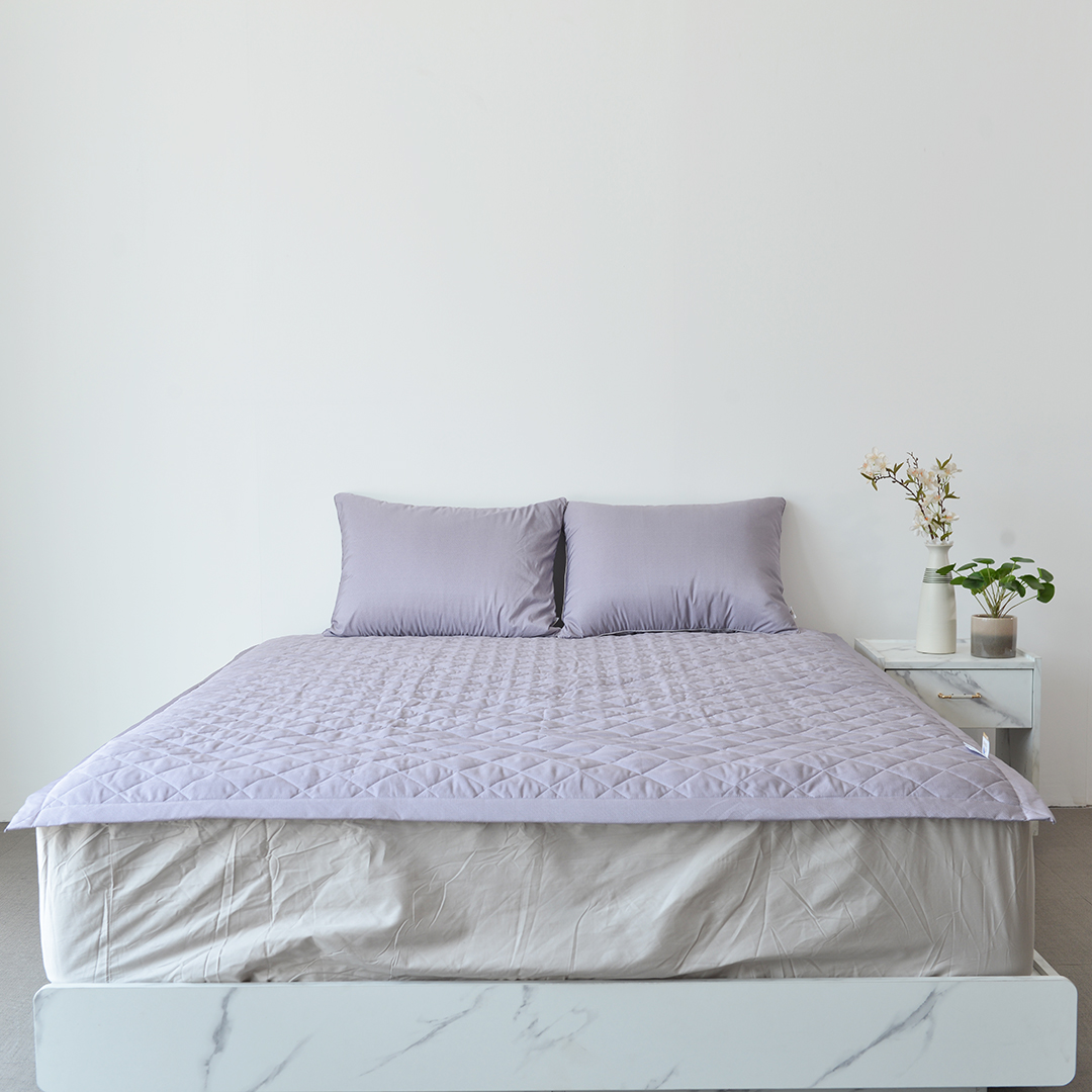 Tấm Bảo Vệ Nệm Mattress Pad Clara Purple Gray Chần Bông Cao Cấp