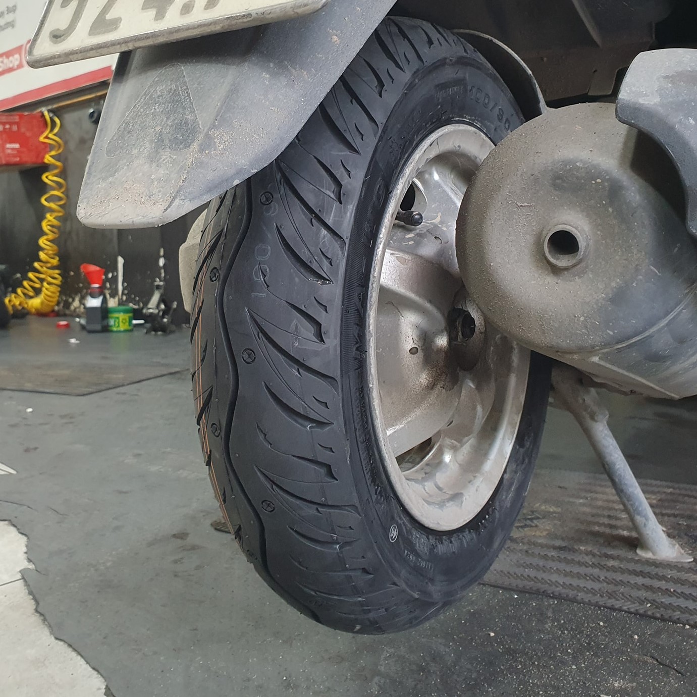 Vỏ Maxxis gai MA-WGV (90/90-12) (100/90-10) dành cho Lead, SCR, Latte, Acruzo, Elizabeth, Spacy (350099) (350100)