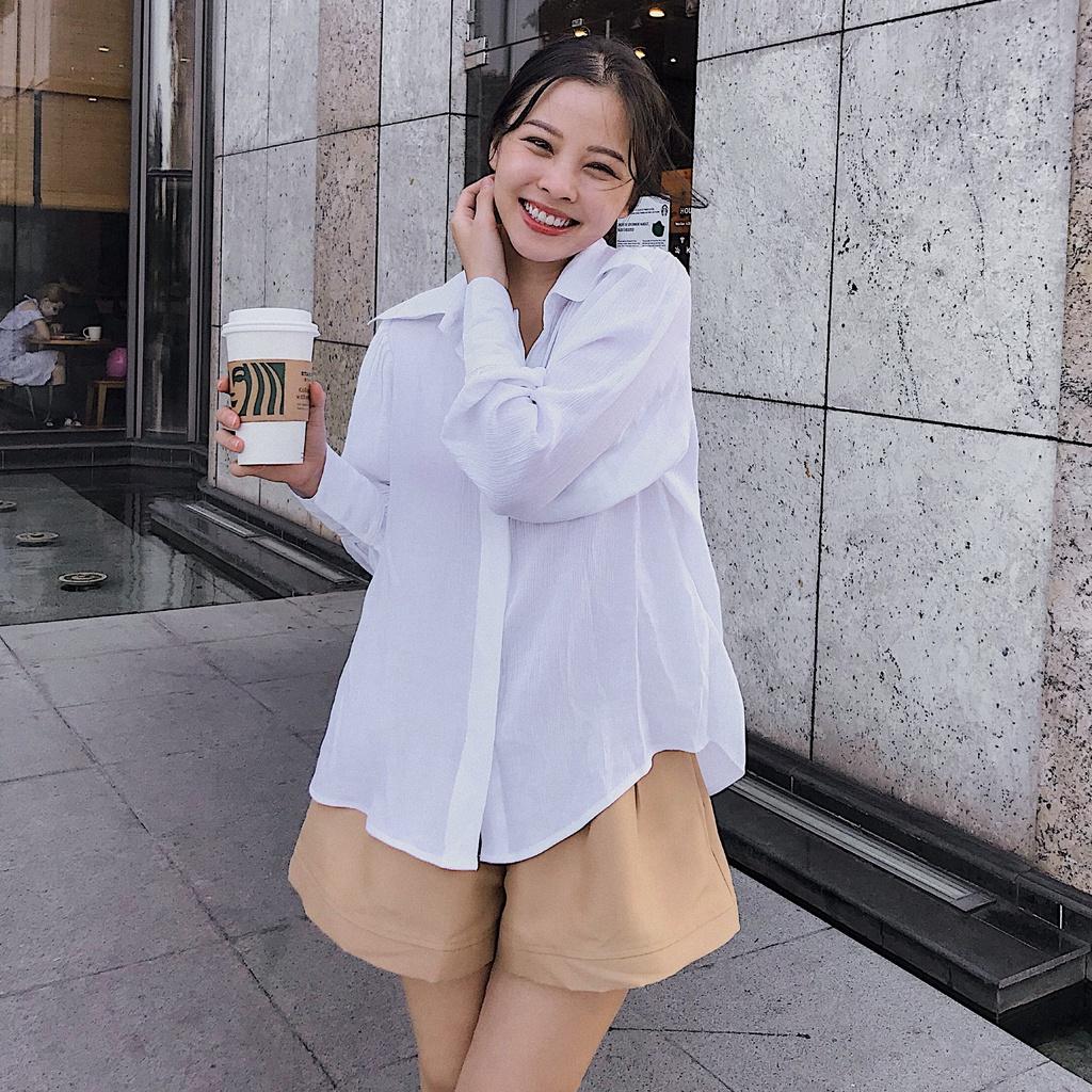 KIOBI – Quần shorts Flared form lưng cao dáng xòe, ống loe rộng xếp li, lai nối, vải phi lụa Nhật be - KIQS2131B