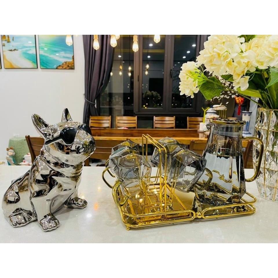 Combo bình đựng nước 6 cốc thủy tinh chịu nhiệt cao cấp màu xám khói kèm khay và giá úp cốc