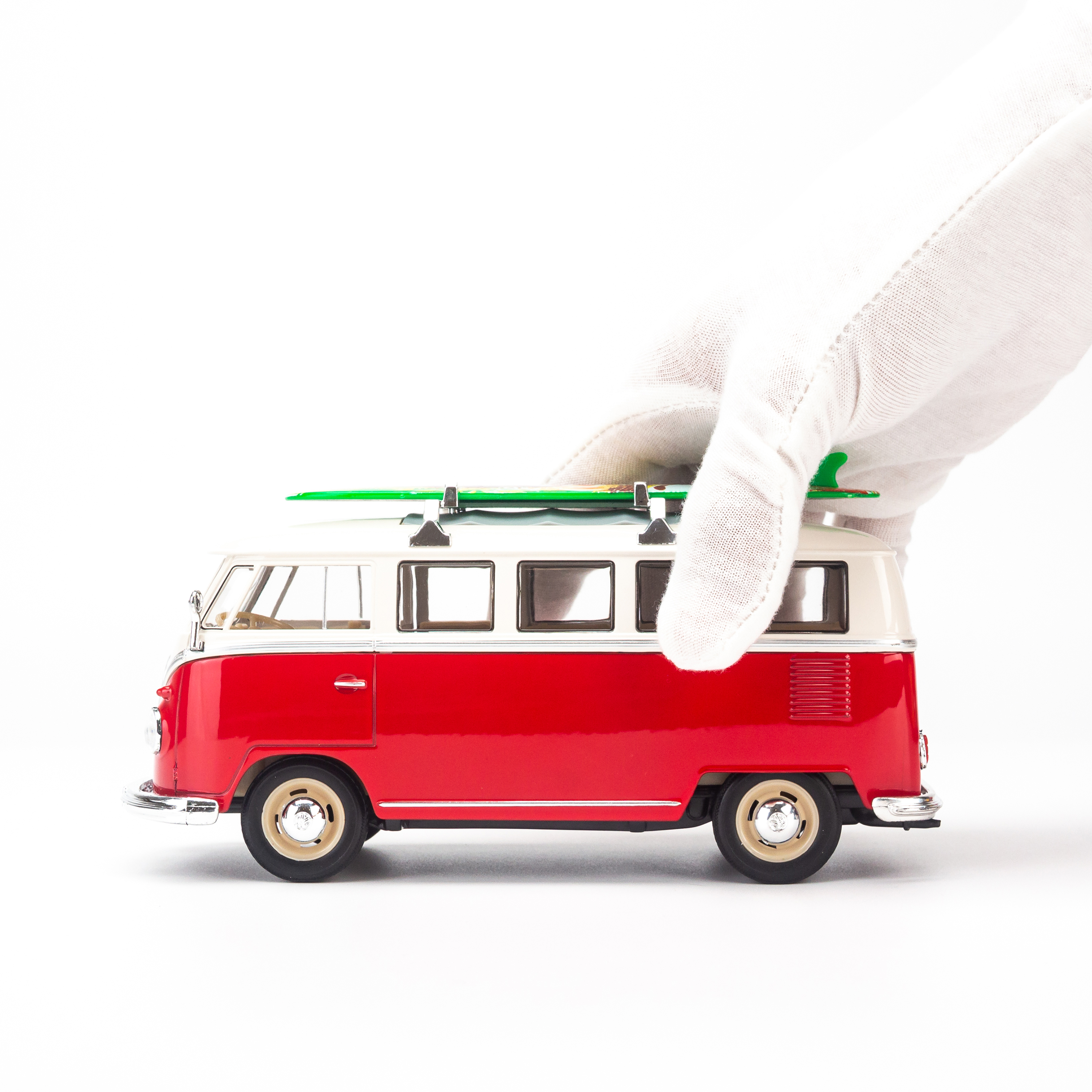 Mô hình xe Volkswagen T1 Bus With Surf Board 1:24 Welly- 22095