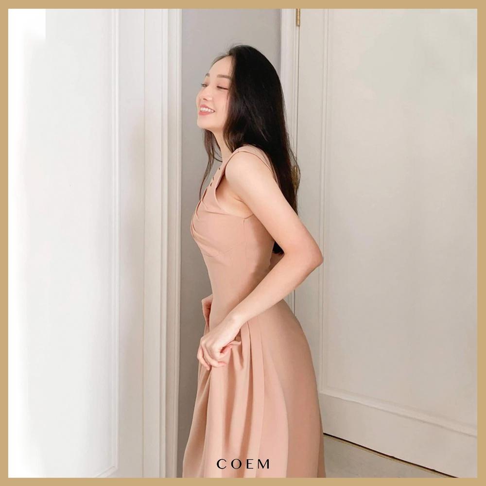 Váy Đầm Thiết Kế Maxi Dáng Dài Cổ Xẻ Chiết Eo Màu Caramel Sang Trọng CO EM Chất Vải Solid Phù Hợp Đi Dạo Phố Dự Tiệc