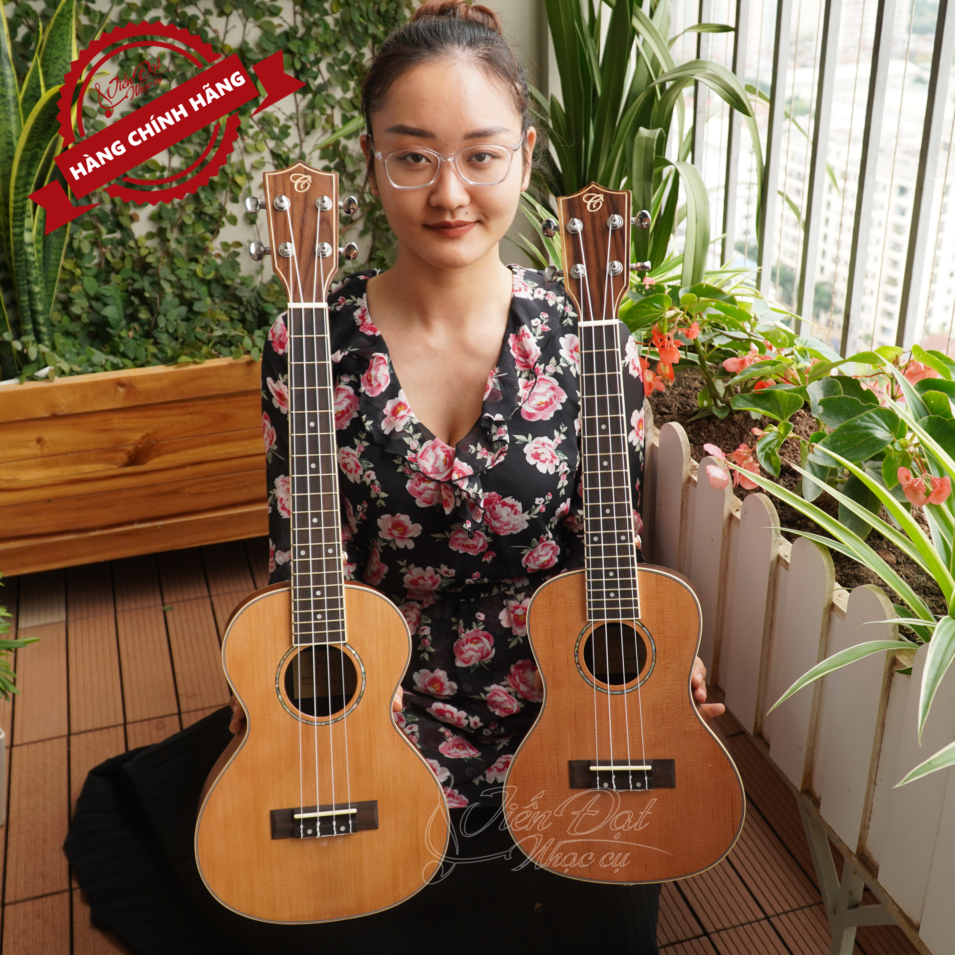 Đàn Ukulele Concert CHARD U-24D, Gỗ Tuyết Tùng, Cổ Điển - Hàng Chính Hãng