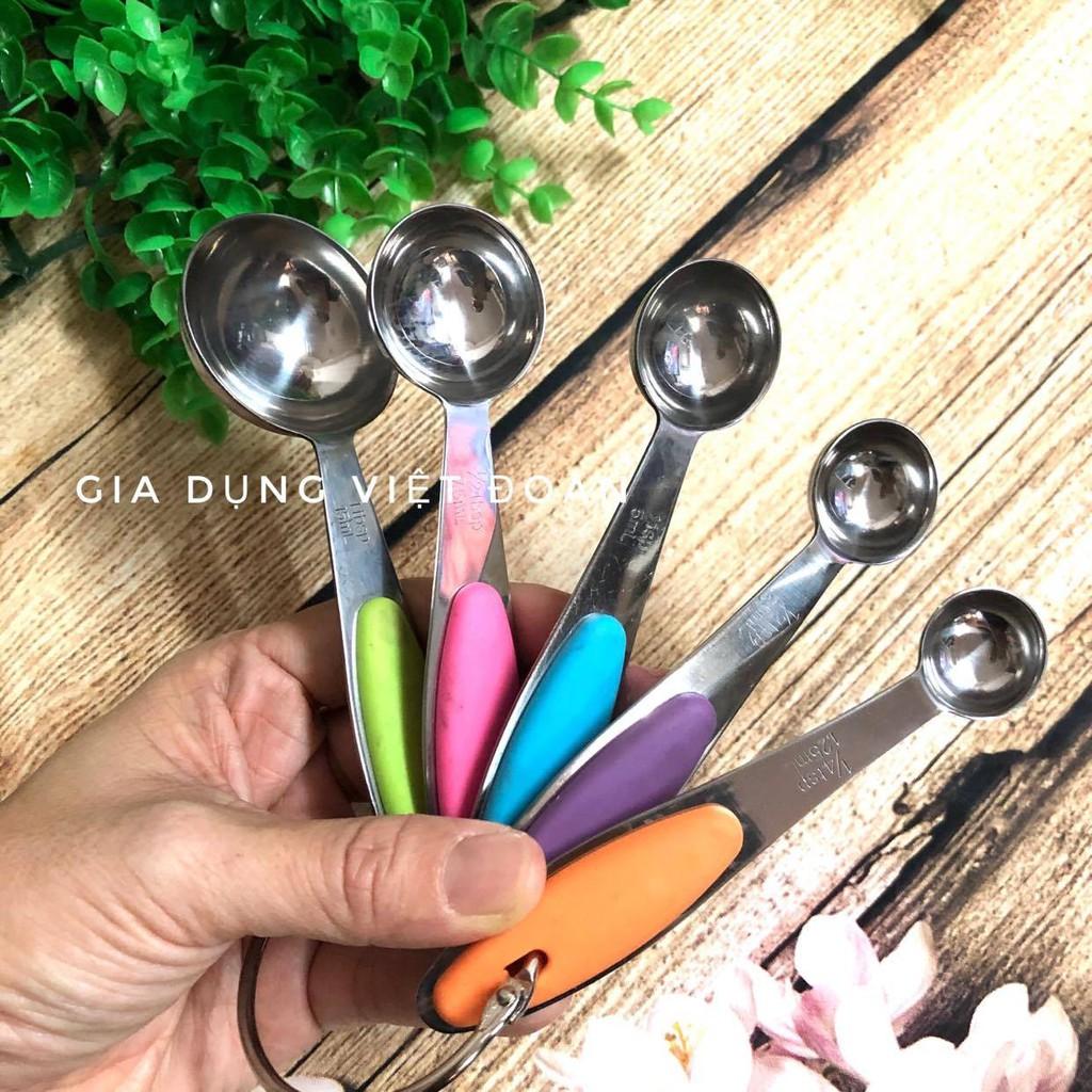 Muỗng đong định lượng INOX cán SILICON. Dụng cụ pha chế, nấu ăn. ĐL đường muối café bột sữa.