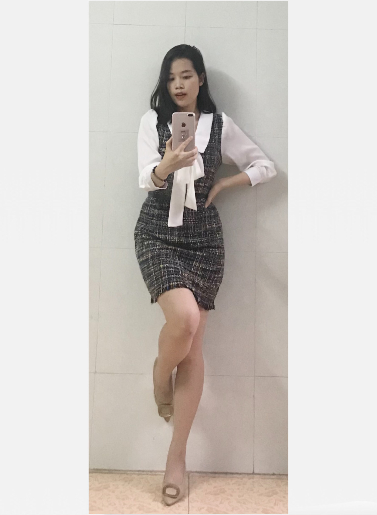 Váy dạ tweed phối cổ nơ