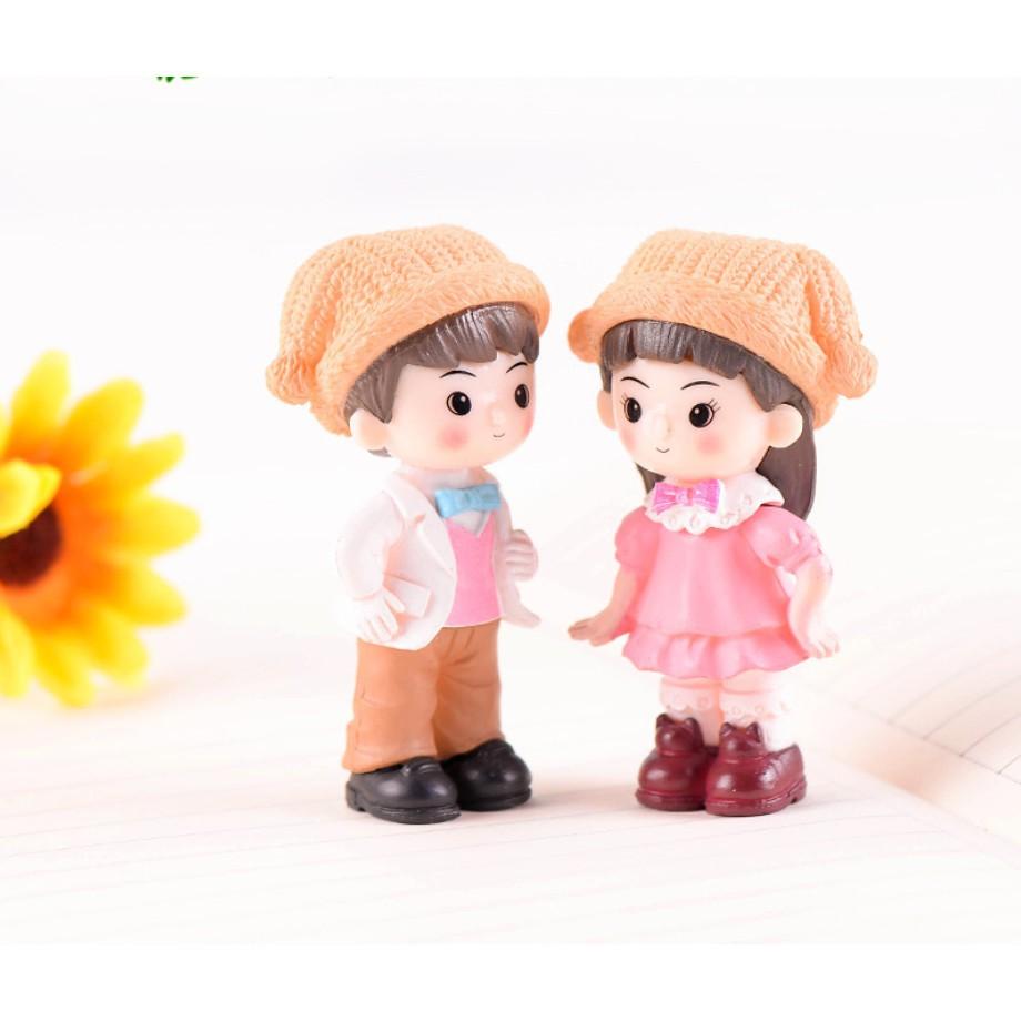 Combo đôi bé trai-bé gái đội mũ len mặc đầm cực xinh trang trí tiểu cảnh, bonsai, móc khóa