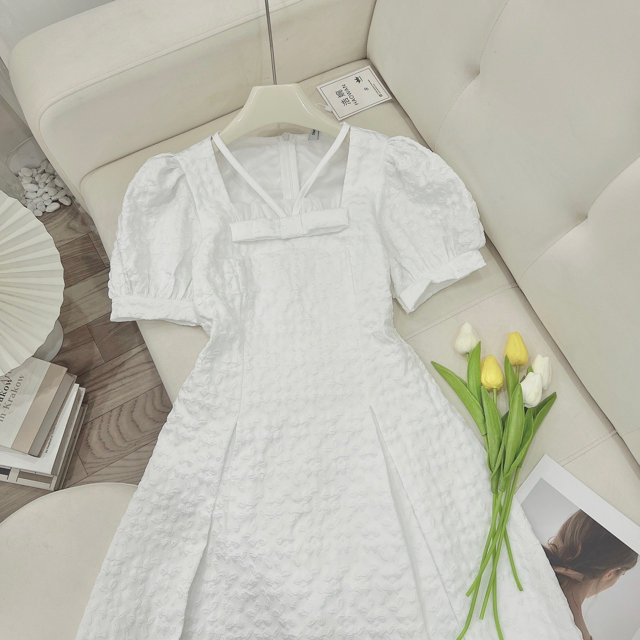 Đầm gấm nơ ngực đan dây chéo