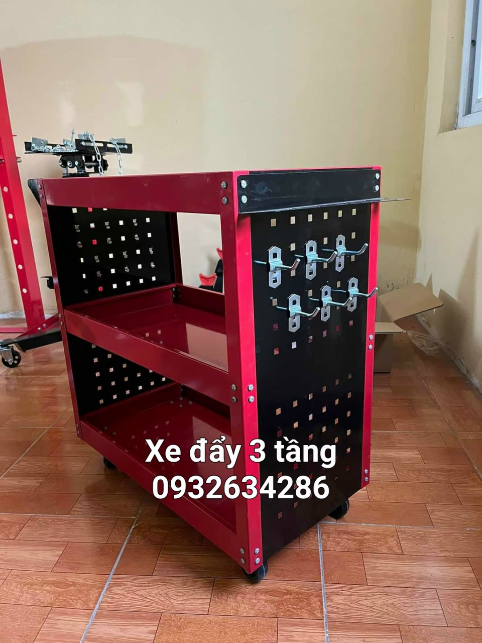 Xe đẩy 3 tầng có móc treo