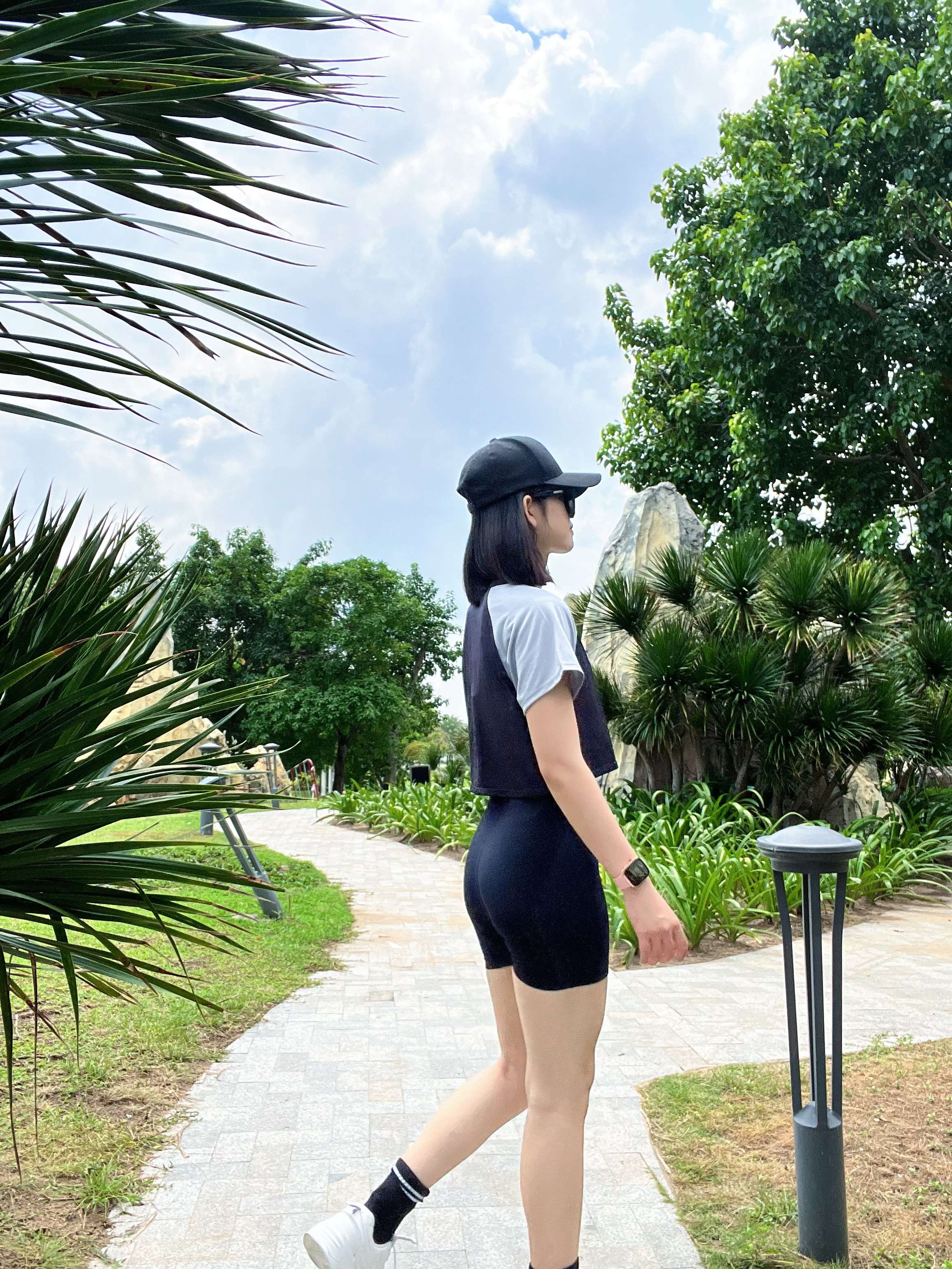 Áo croptop thể thao Nữ tập Gym Yoga Pilates FANFIT FFCR002 - Form rộng, tay ngắn, phối tay
