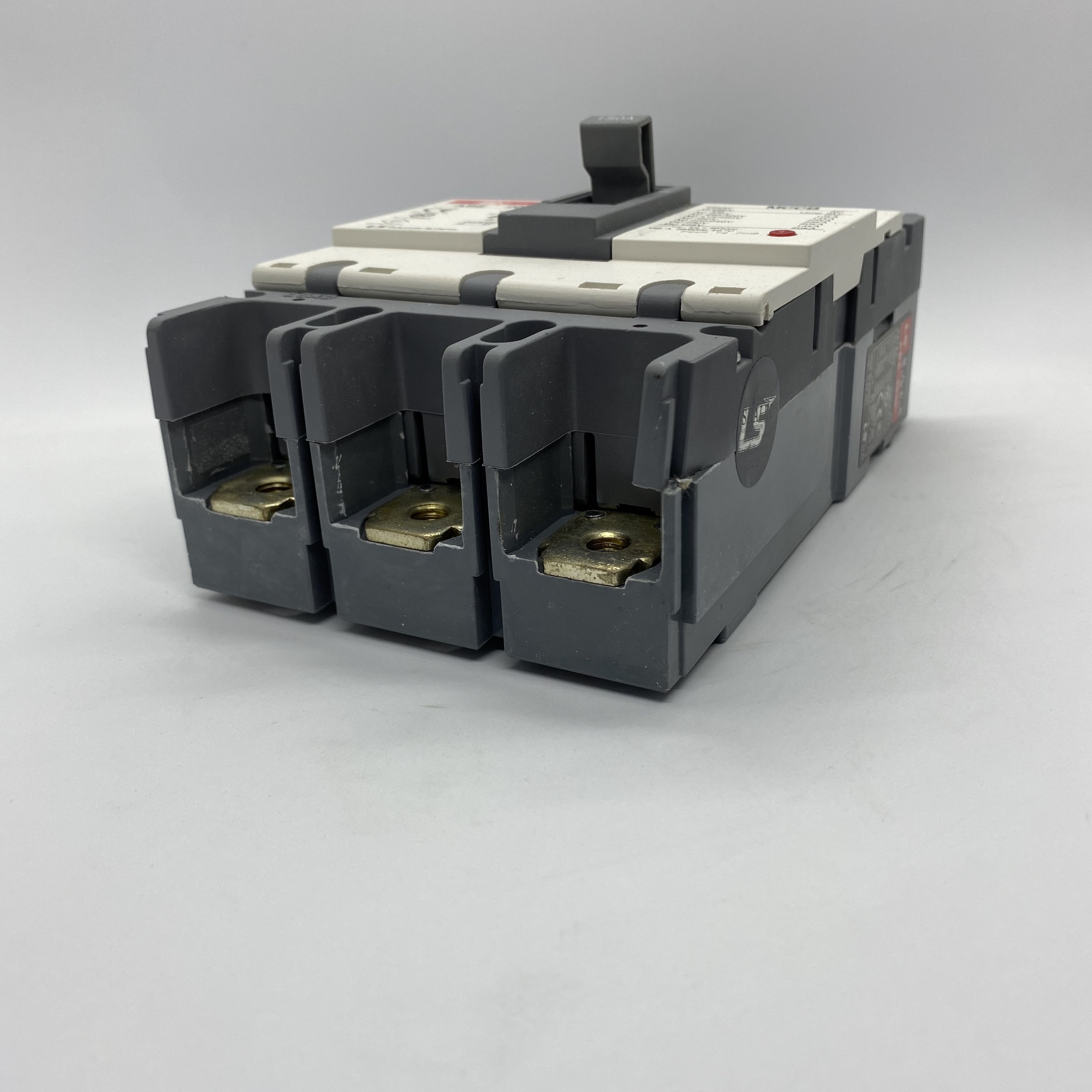Attomat 3 pha ABE 203B - 150A LS