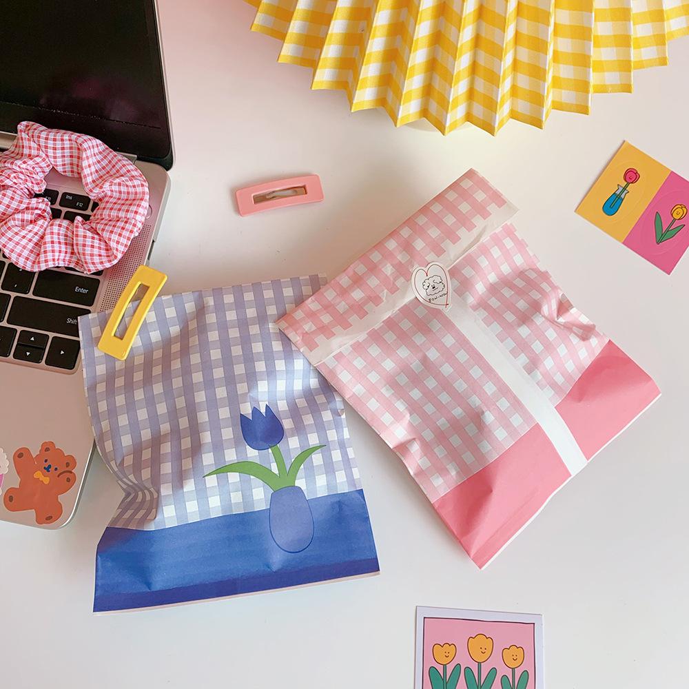 1 Túi Giấy Đựng Quà Họa Tiết Sọc Caro