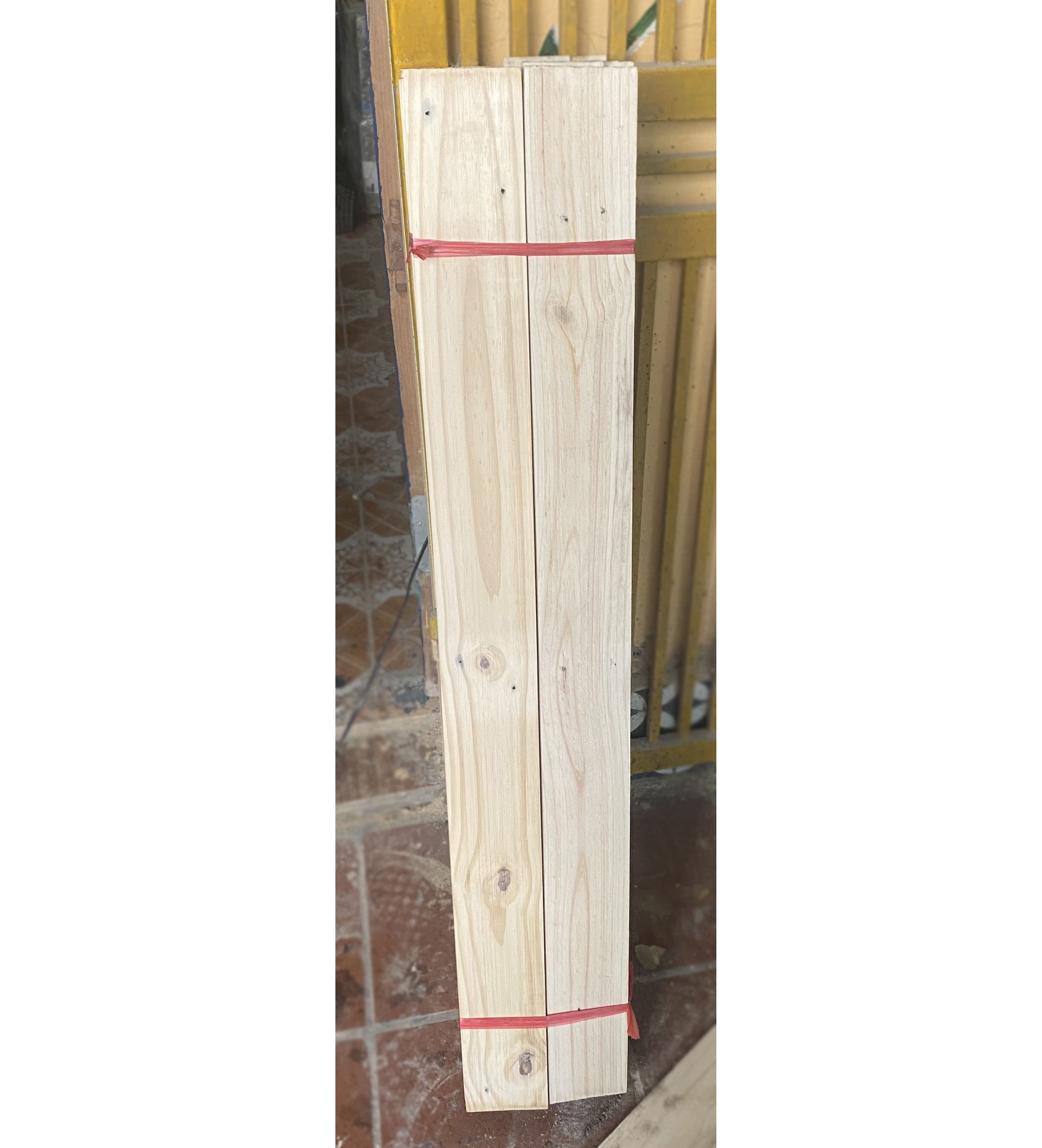 1 thanh gỗ thông dài 110cm, rộng 9cm, dày 1.5cm bào nhẵn 4 mặt