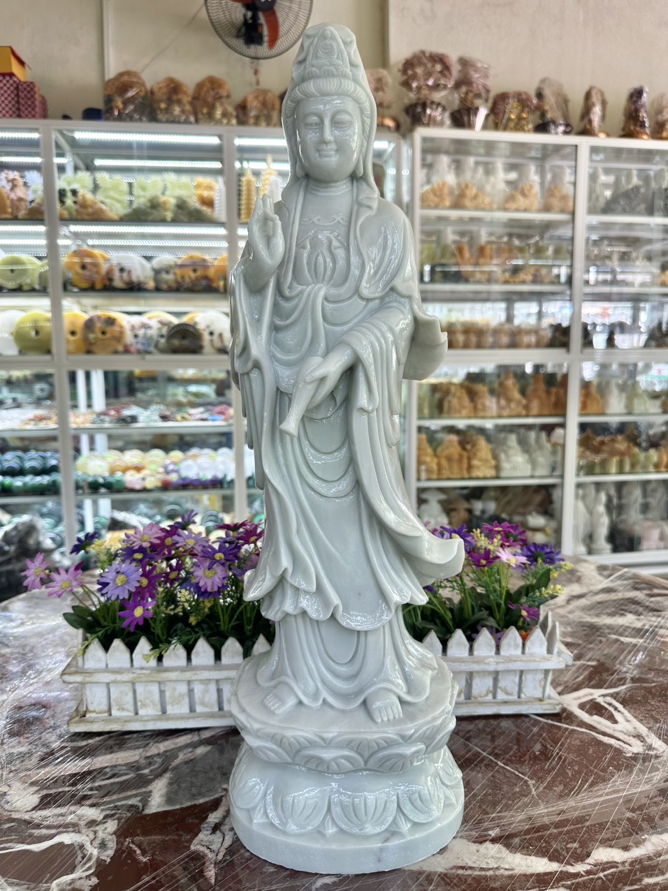Tượng Phật Bà Quan Thế Âm Bồ Tát đứng đài sen đá cẩm thạch trắng xanh - Cao 60 cm
