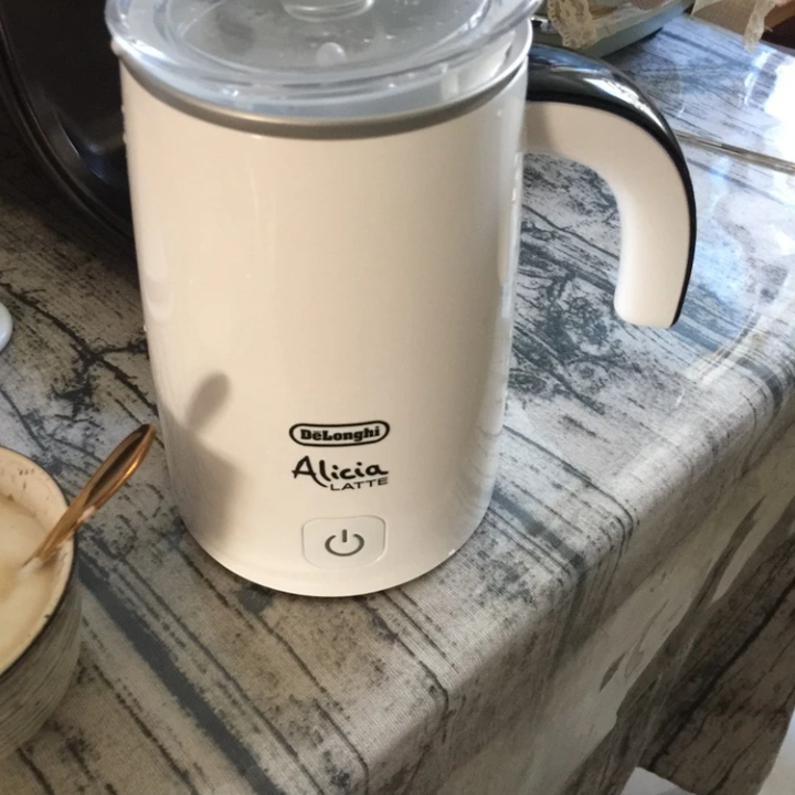 Máy tạo bọt sữa cao cấp Delonghi Alicia EMF2.W 250ml - Hàng Nhập Khẩu