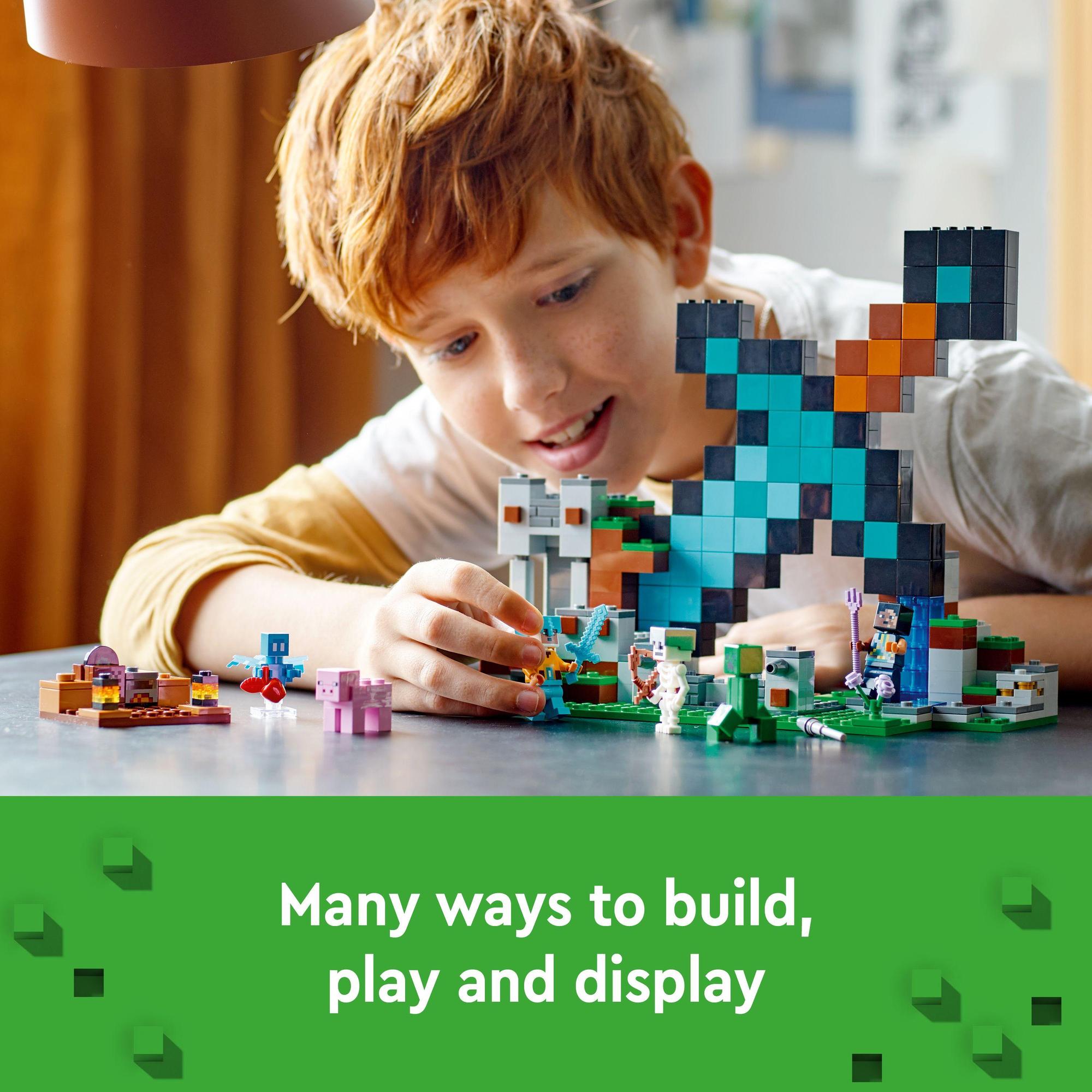 LEGO Minecraft 21244 Tiền Đồn Cất Giữ Kiếm Kim Cương