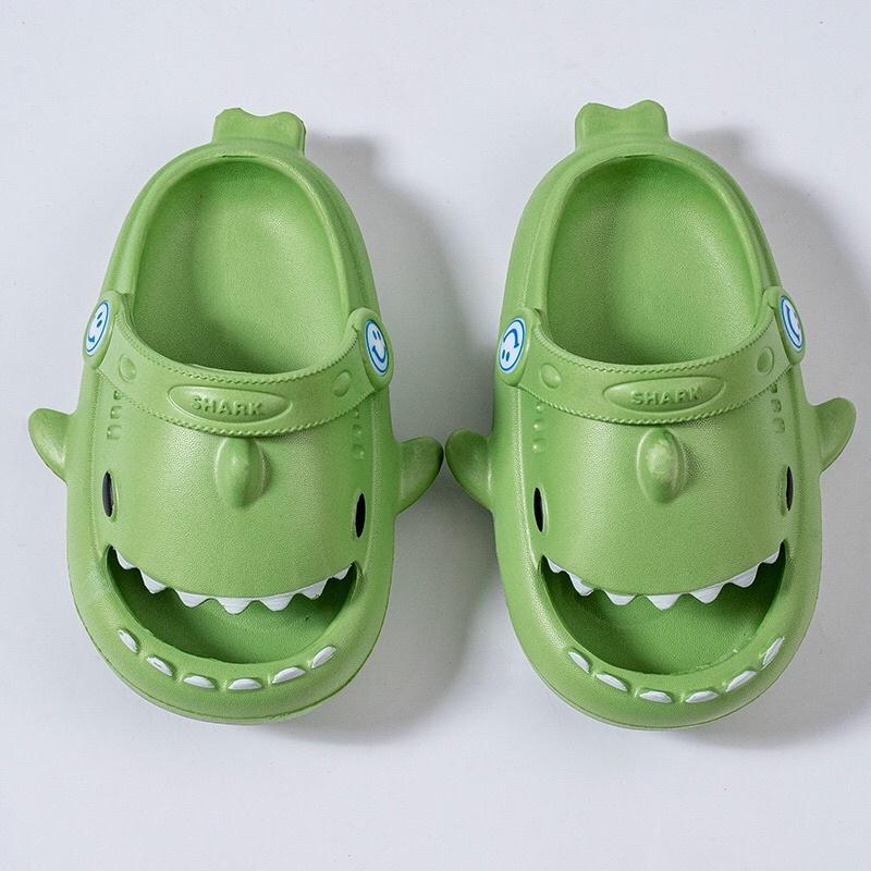 Dép sục cá baby shark đủ màu siêu nhẹ cho bé 1-4 tuổi