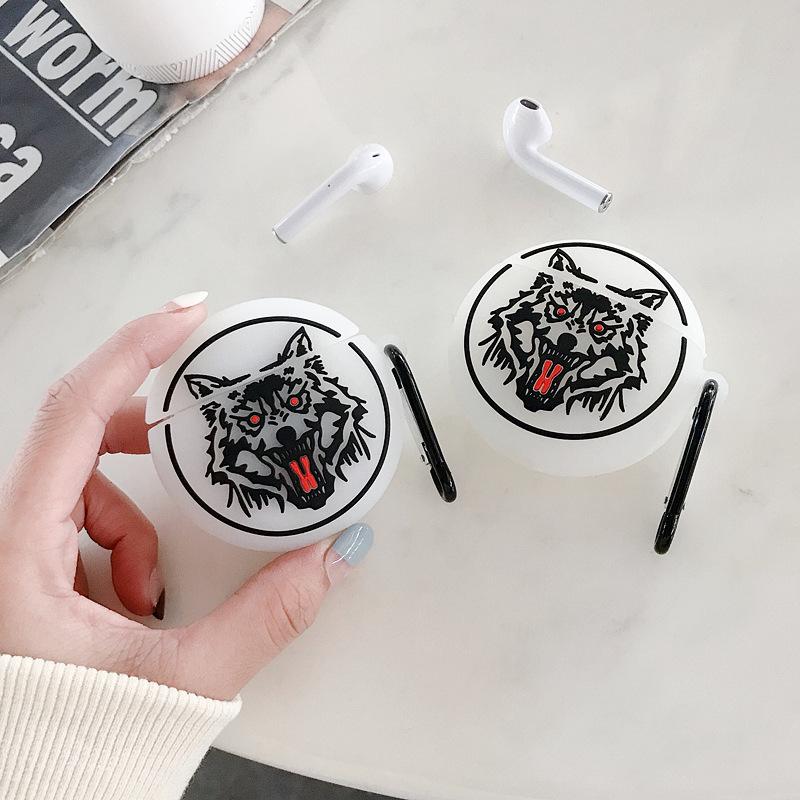 Airpods case, Ốp bảo vệ dành cho Airpods- Hình Chó Sói Phát Sáng_ Tặng kèm 1 móc khóa mèo con