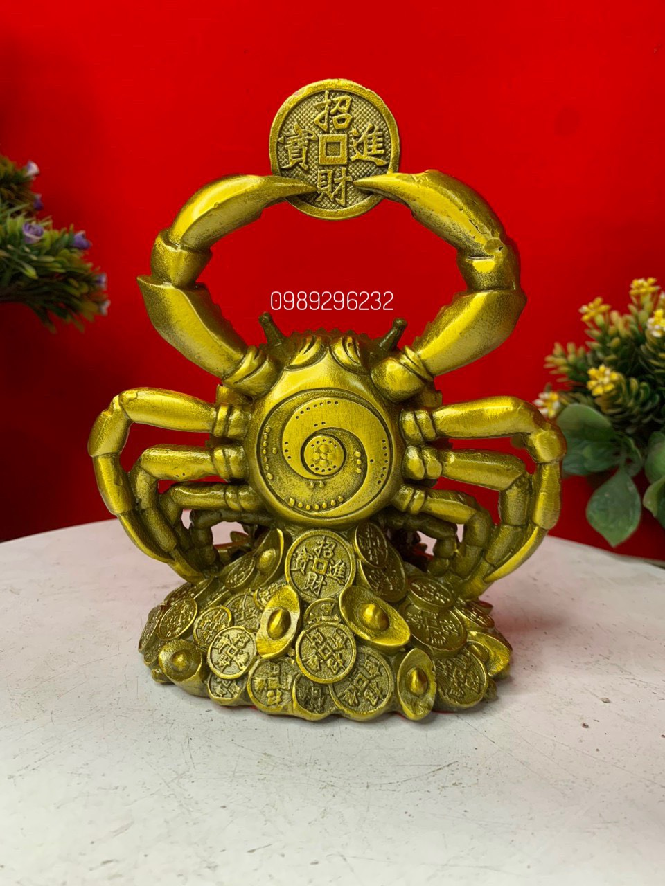 Tượng cua bệ tiền dâng vàng bằng đồng cỡ nhỏ