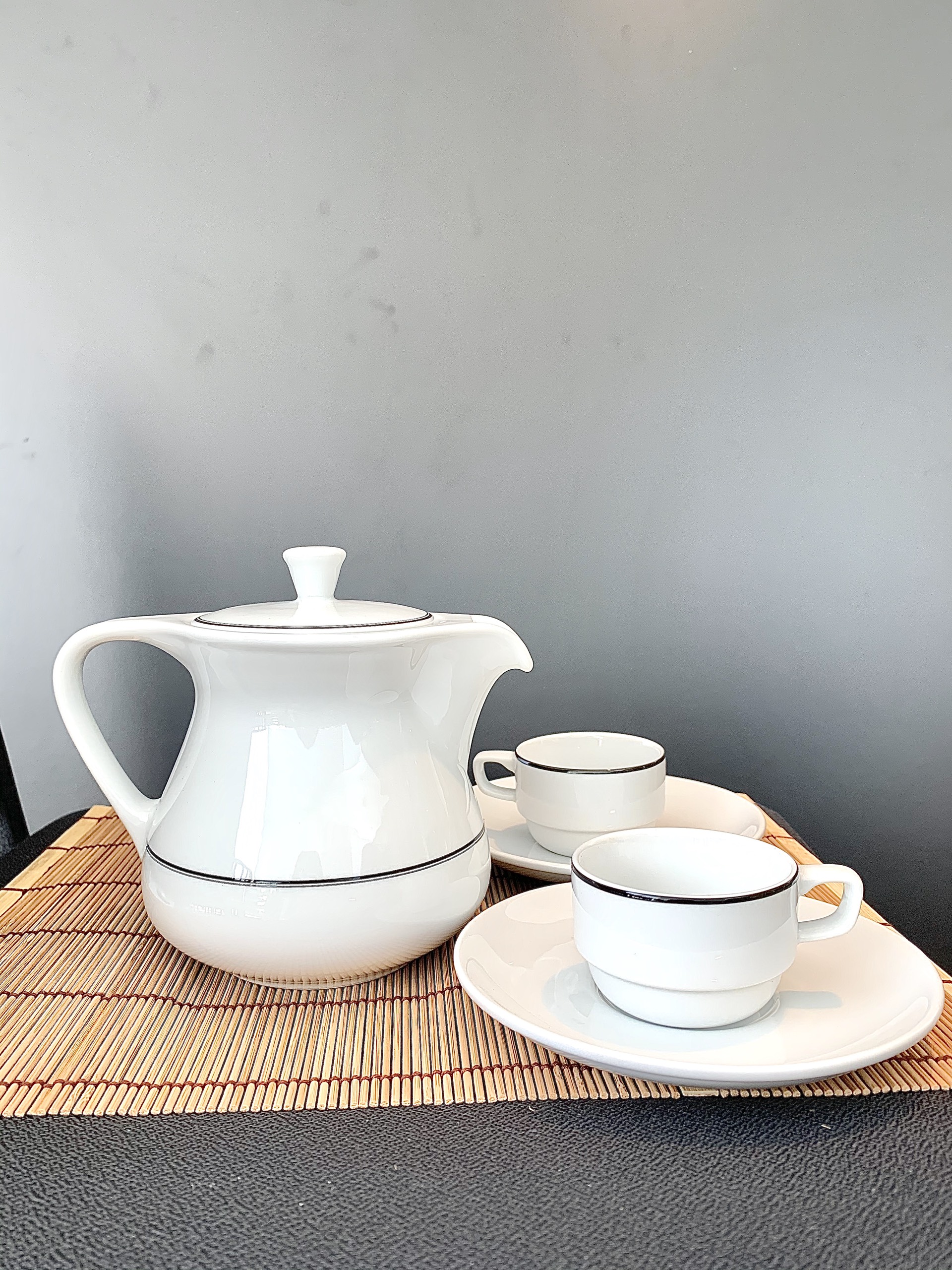 Bộ bình trà, tách trà, dĩa lót Royal Porcelain - Hàng nhập khẩu Thái Lan