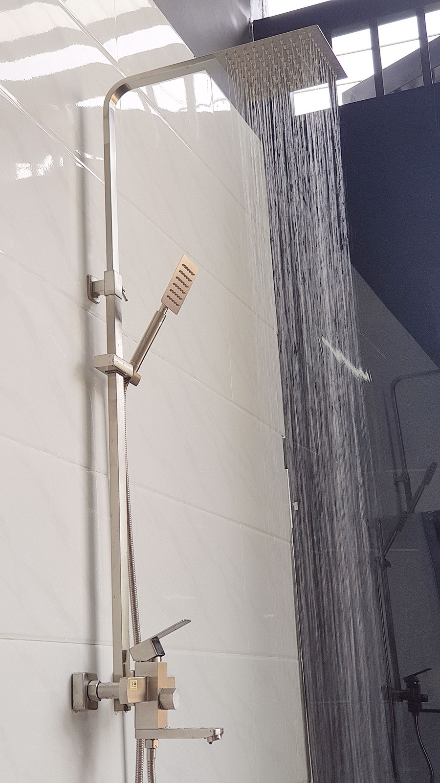 Bộ sen cây tắm đứng nóng lạnh Inox SUS 304 Eurolife EL-S908