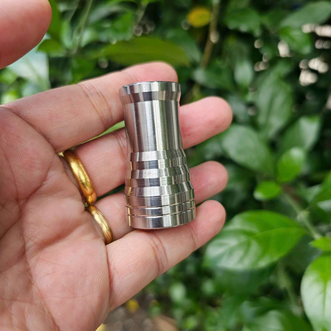 Chụp cốt giò đạp INOX 304 dành cho Exciter 135 đời 2010 TẶNG KÈM LOGO MÈO NHỎ