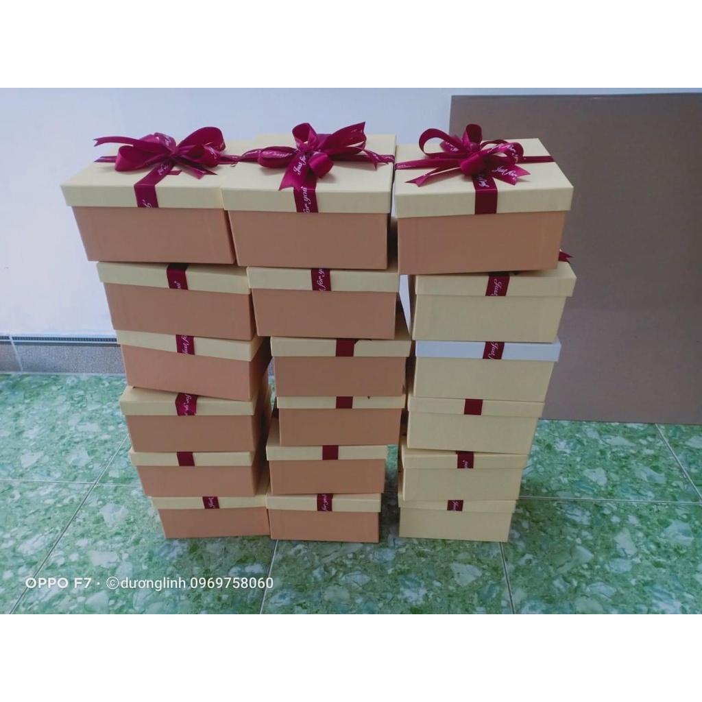 Hộp đựng quà siêu chất, vuông 14 cao 7cm