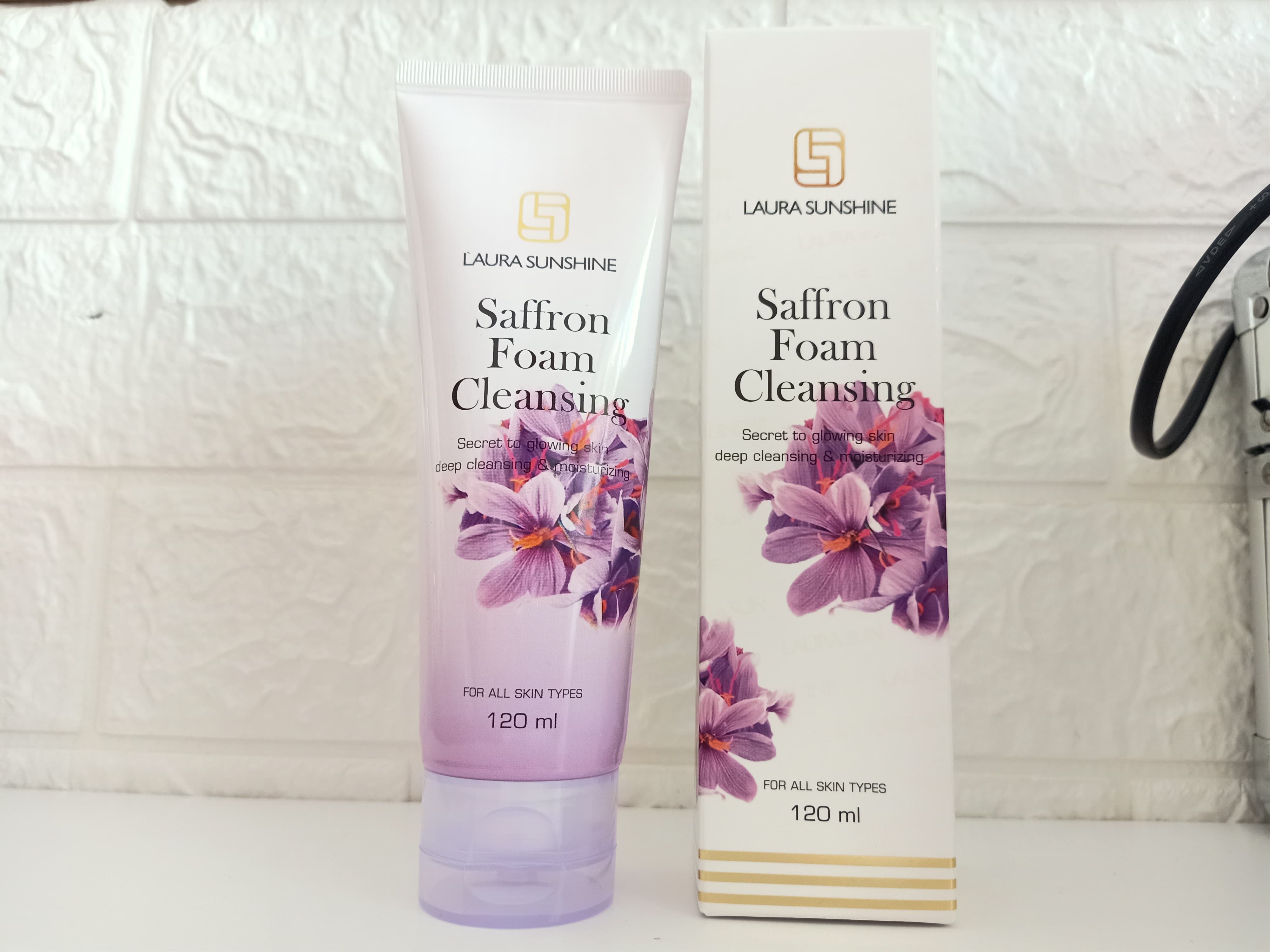 SỮA RỬA MẶT NHỤY HOA NGHỆ TÂY LAURA SUNSHINE SAFFRON FOAM CLEANSING 120ML