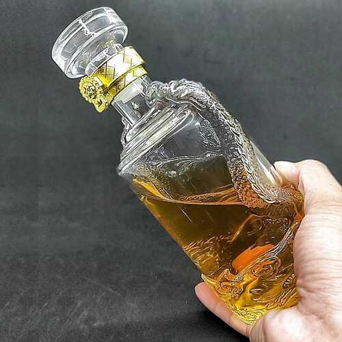 Chai Thủy Tinh Đựng Tửu 500ml Mẫu Rồng Cao Cấp.