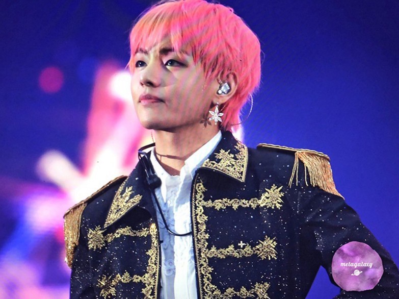 Hoa tai Bangtan BTS V Kim Taehyung bông tai cánh hoa