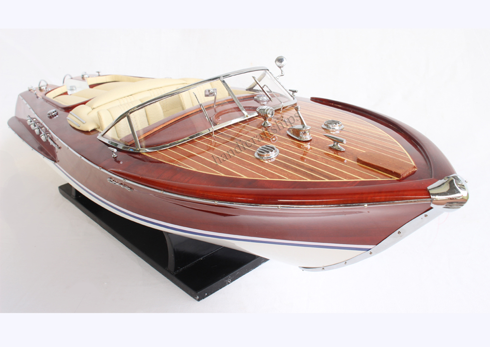 Mô hình tàu Riva Aquarama 50cm (Nệm kem)